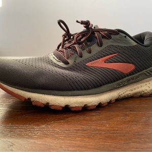 Brooks Adrenaline GTS 20 mens size 10